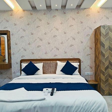 Hotel The Pushpraj Варанаси Экстерьер фото