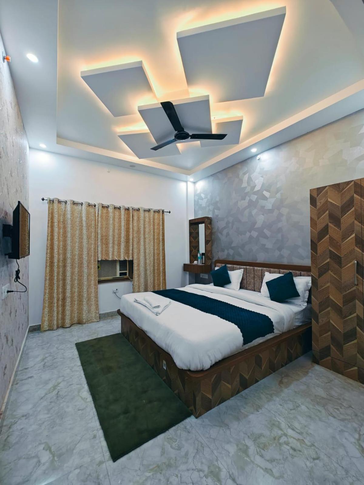 Hotel The Pushpraj Варанаси Экстерьер фото
